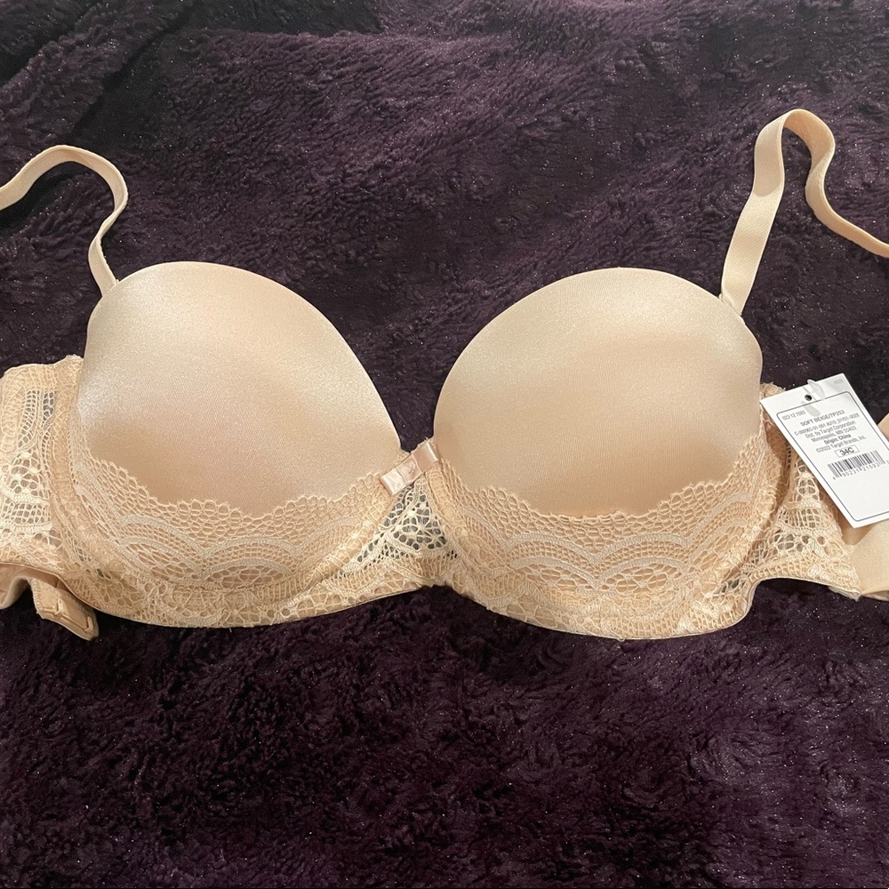 Push-up strapless bra (has removable straps) NWT